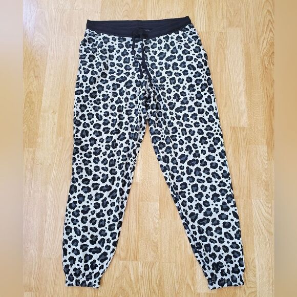 Nap Chat Snow Leopard Pajama Bottoms - Picture 1 of 13